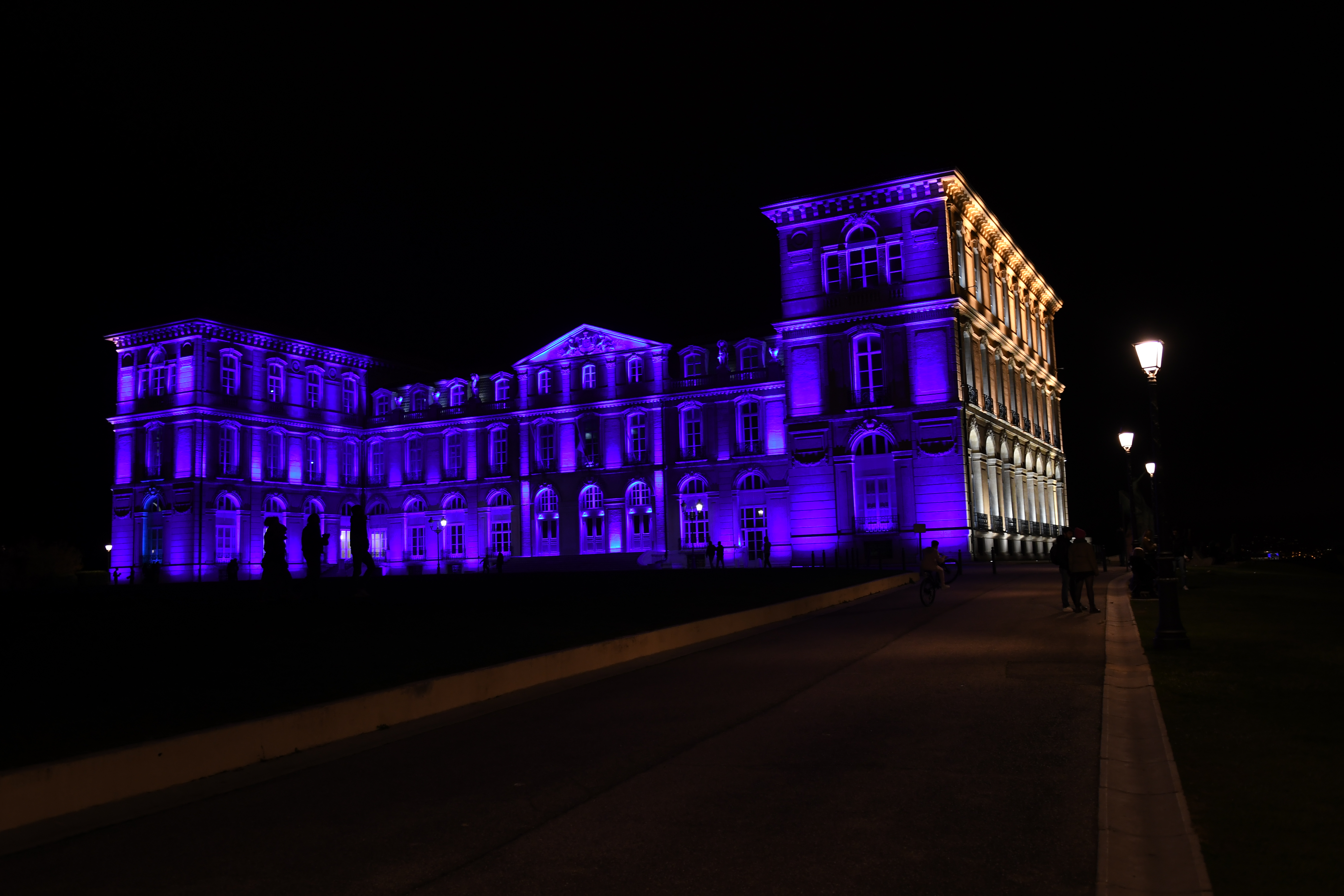 Le Palais du Pharo de nuit